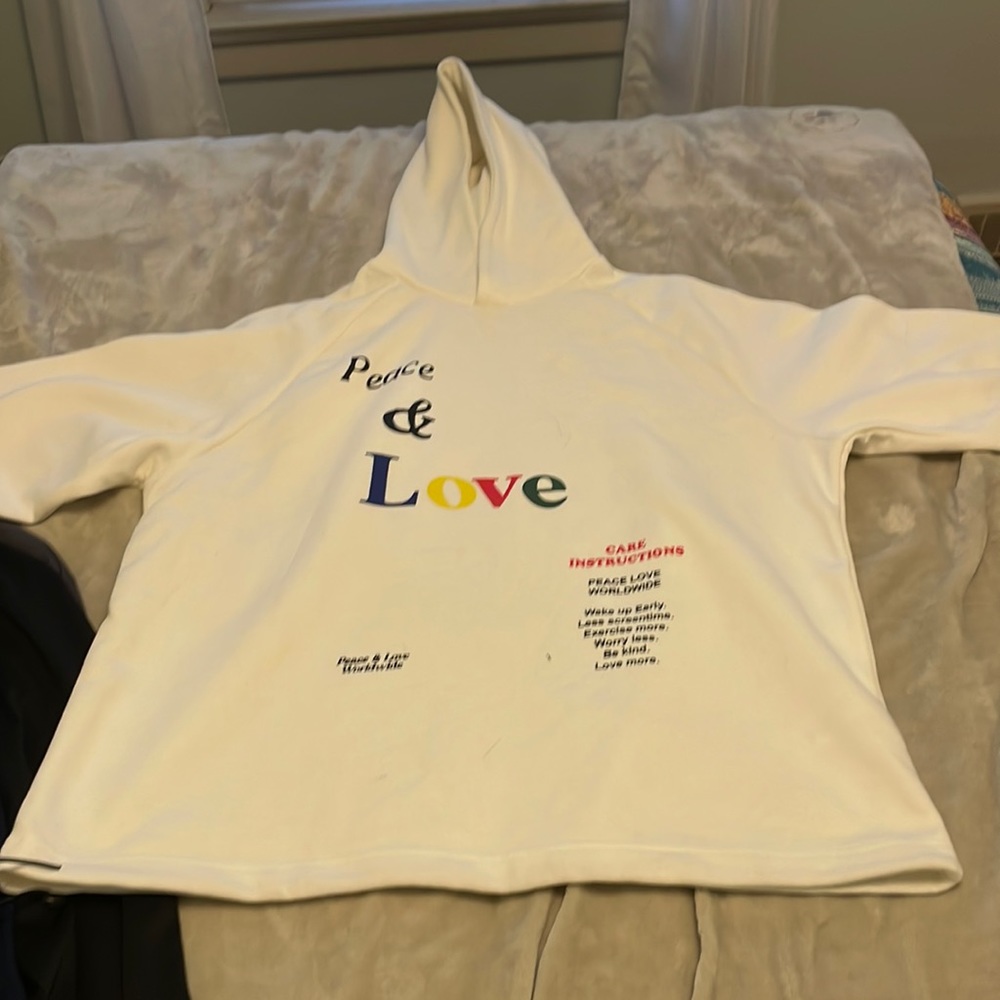 Sweatshirt